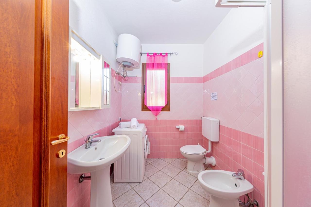 Appartamento Residenziale Trilocale 6 Posti Letto Via Sardegna San Teodoro San Teodoro  Exterior foto